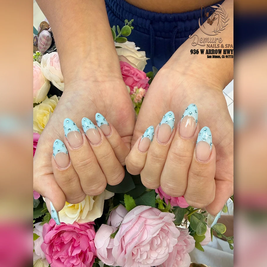 September nail trends and seasonal nail designs